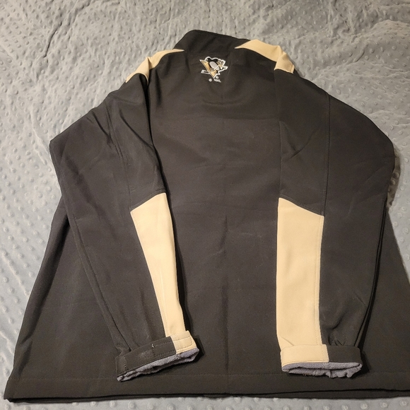 MENS SIZE L. PITTSBURGH PENGUINS SOFTSHELL JACKET. - Picture 4 of 4